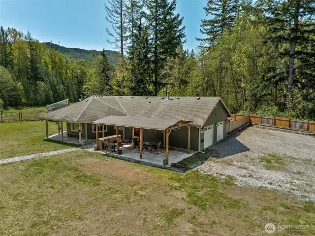 Welcome home in Elbe, WA!