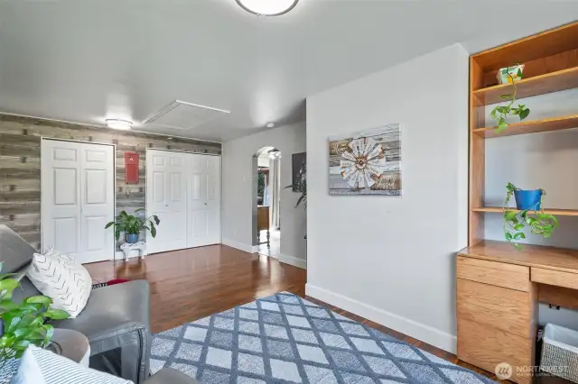 Bonus area with built in desk