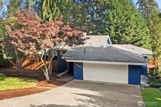 Striking NW Contemporary in the Brentwood North neighborhood
