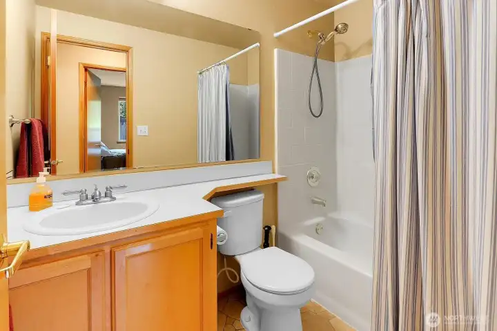 Main bath with bathtub.