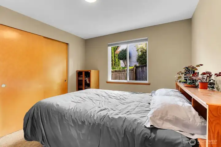 2nd bedroom