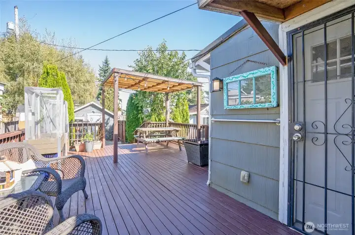 Deck with plenty of room for your BBQ