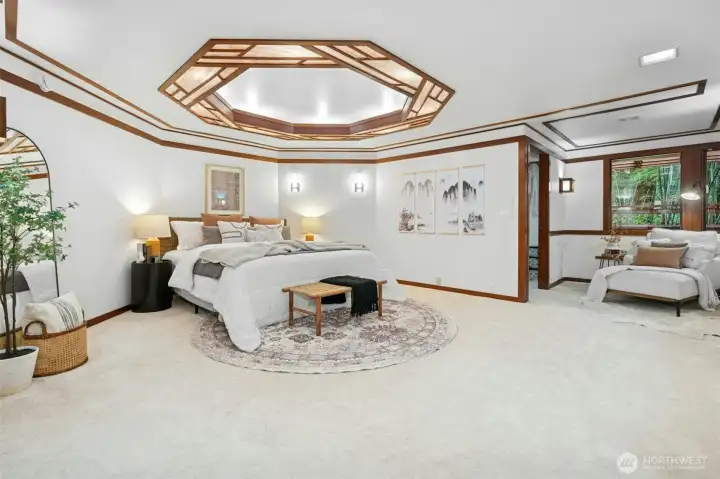 Spacious primary with sitting alcove