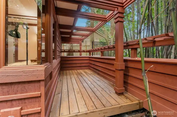 New private deck in the courtyard