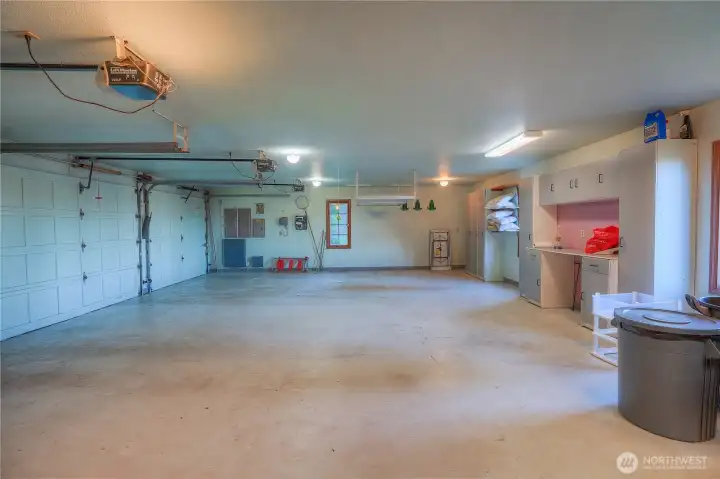 3 bay garage plus 4th maintanace garage