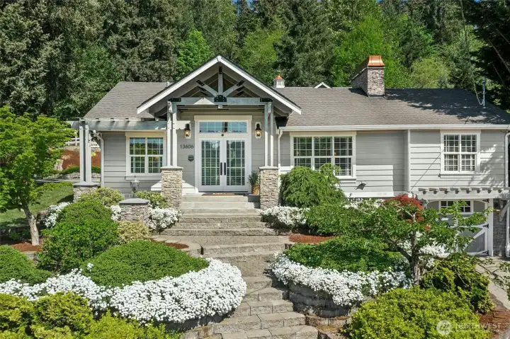 Fully renovated down to the studs! Gorgeous inside and out!