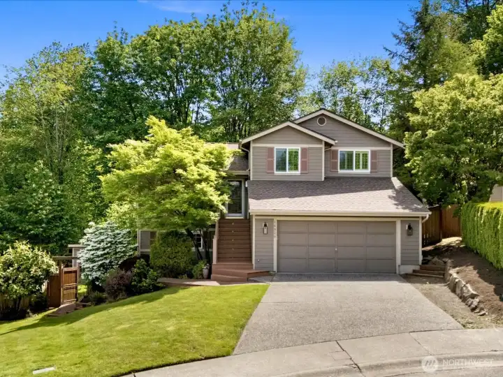 Private lot backing to greenbelt!