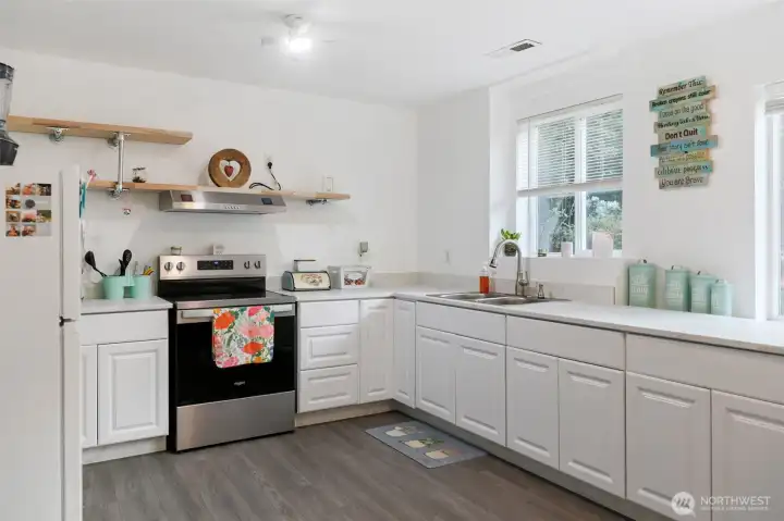 Apt Kitchen