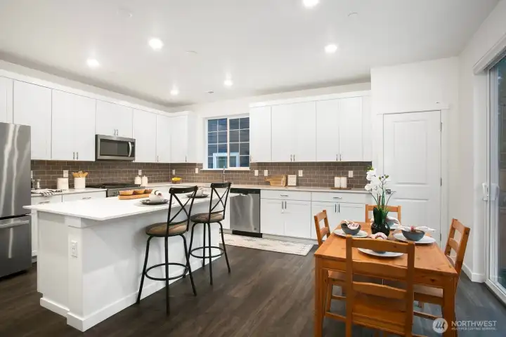 Modern Kitchen with dining area Modern Kitchen with dining area