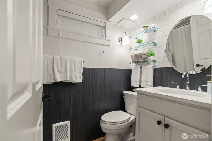 Lower Level Bath