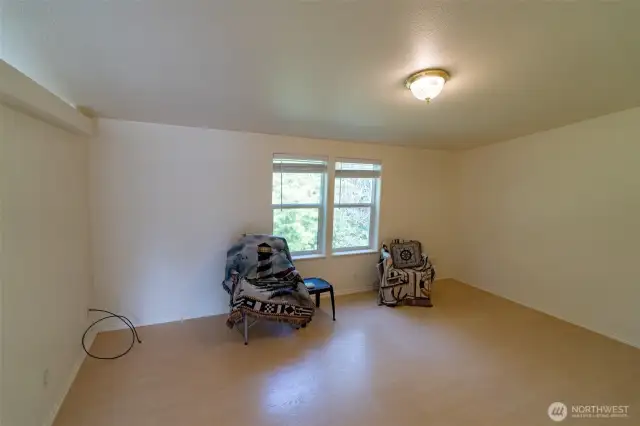 Bonus room. A great space for an office.
