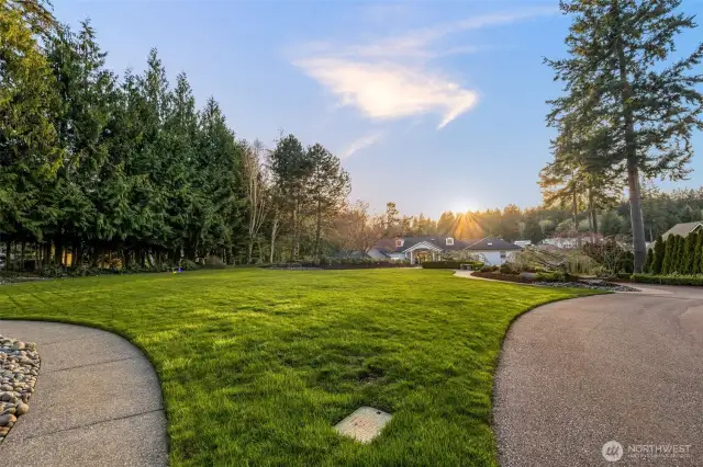 The flat yard on the approach is a field just awaiting your lawn games