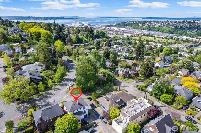 A short walk to local favorites like Macrina's bakery, Ken's market, Good Society Brewery and more!