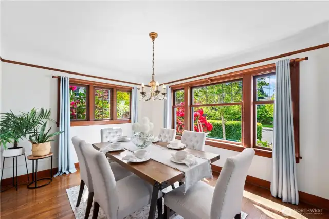 Big picture windows let light cascde in!