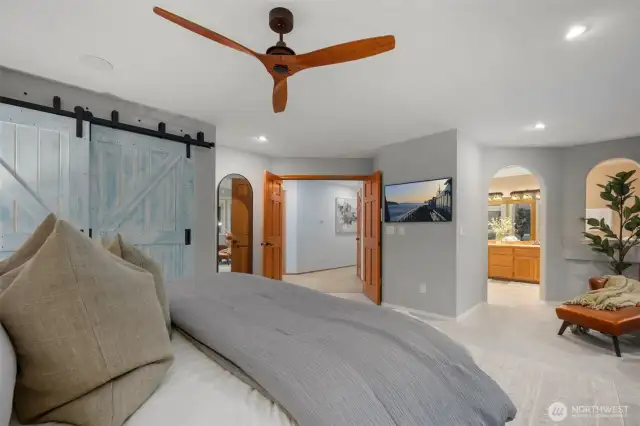 Custom Closets and ceiling fan