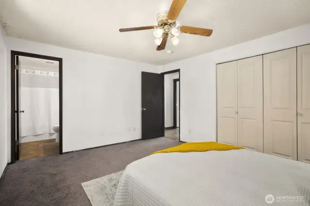 Primary with ensuite bathroom, jetted tub