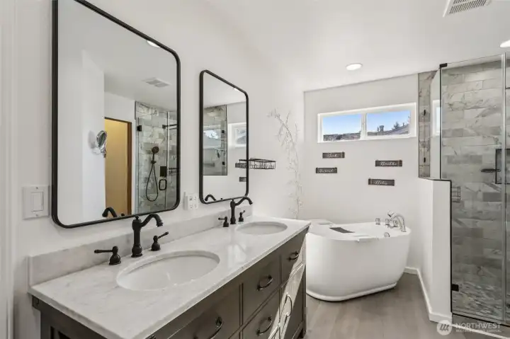 Primary suite with vessel tub