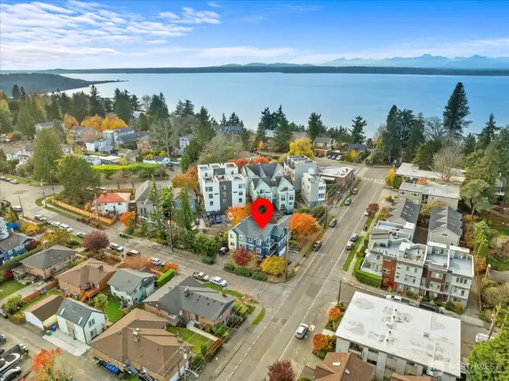 If you're looking for ideal location, this one is it folks!