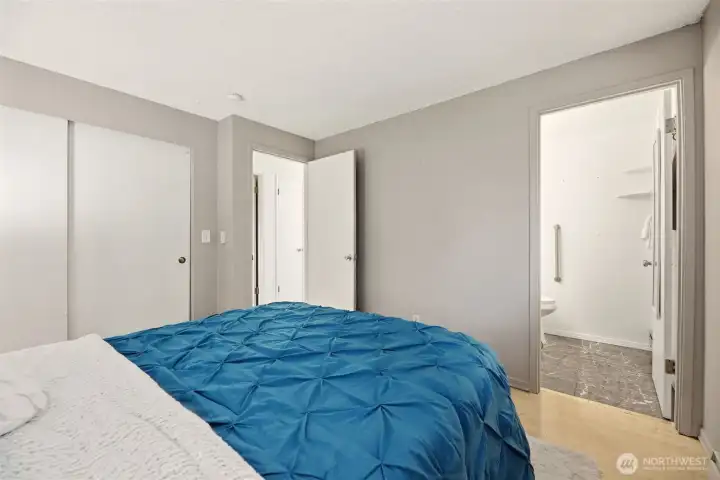 Owner Suite - 1/2 bath