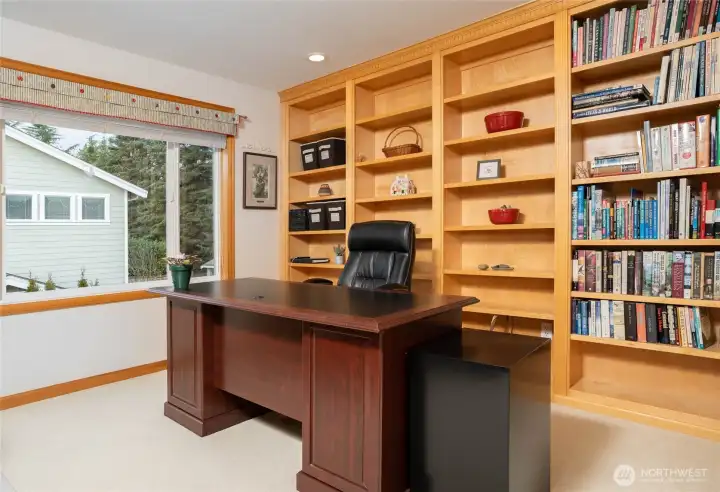 Upper Loft Library/Office Space~