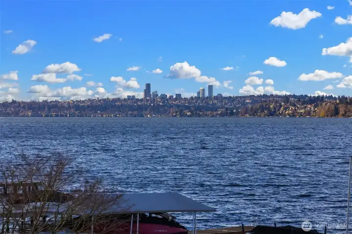 Incredible city skyline views!!