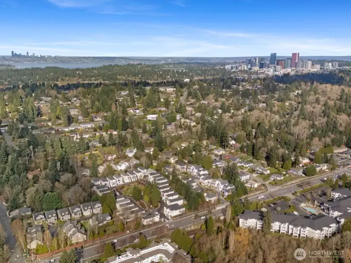 Close proximity to downtown Bellevue and 405.