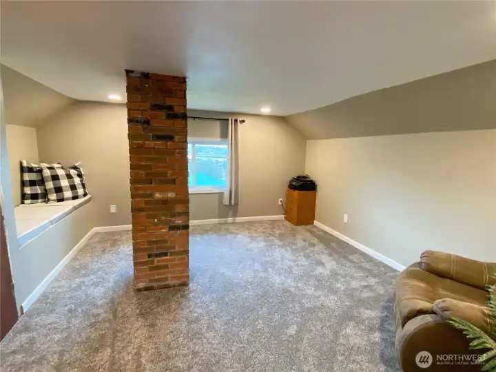 3rd bedroom upstairs