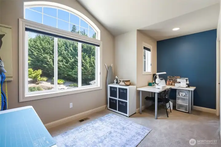 2nd Bedroom/craft room