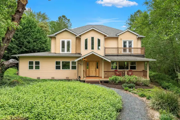 Finn Hill luxury living surrounded by nature oasis. Finn Hill luxury living surrounded by nature oasis.