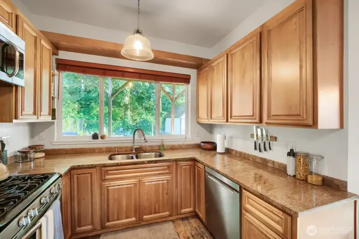 If you are looking for the serene, etherial, white and grey kitchen; this isn't it. It's warm, inviting and says "hey, have a seat while I whip up a little snack" or "I know you are comfortable, but hop in and lend a hand" If you are looking for the serene, etherial, white and grey kitchen; this isn't it. It's warm, inviting and says "hey, have a seat while I whip up a little snack" or "I know you are comfortable, but hop in and lend a hand"