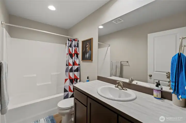 Full Bathroom Full Bathroom