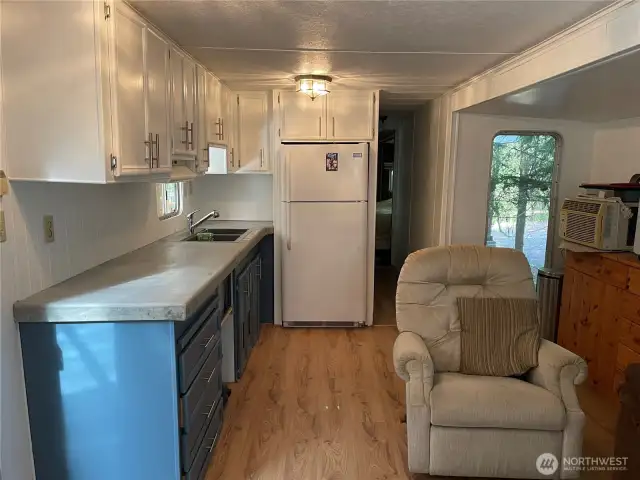 Kitchen w/concrete countertops