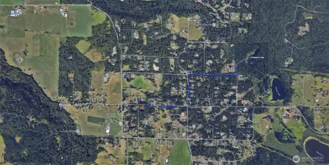 20 minute walk to Sinkhole Lake that offers walking paths and fishing!!