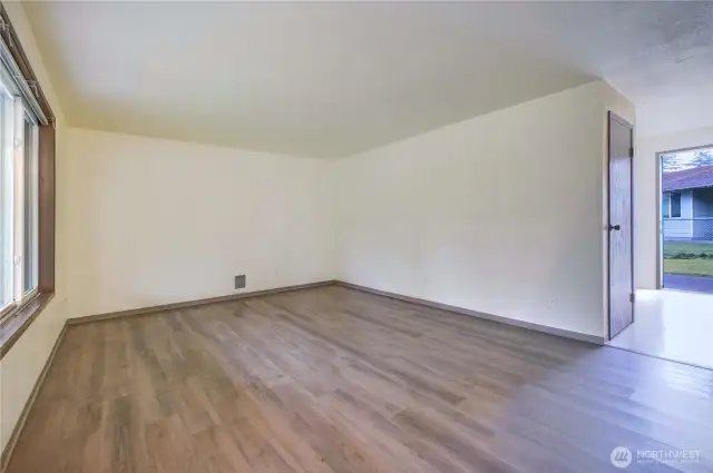Unit A un staged livingroom
