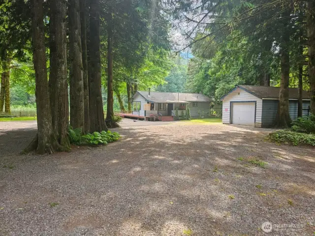 20,9008 sq. ft includes 2 separate tax lots.