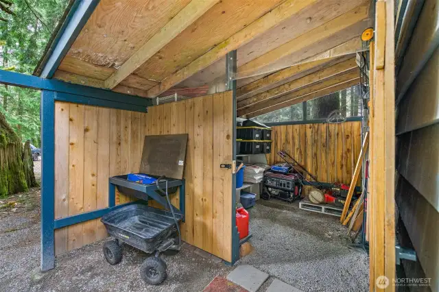 Lovely gardening shed area.