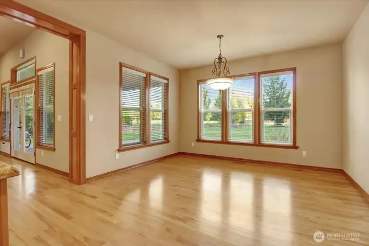 Breakfast area or craft area