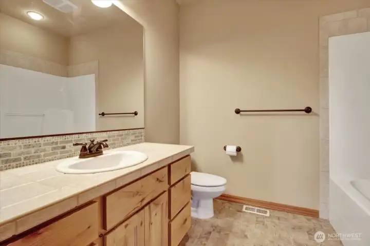 Full guest bath by bedroom #2 and #3