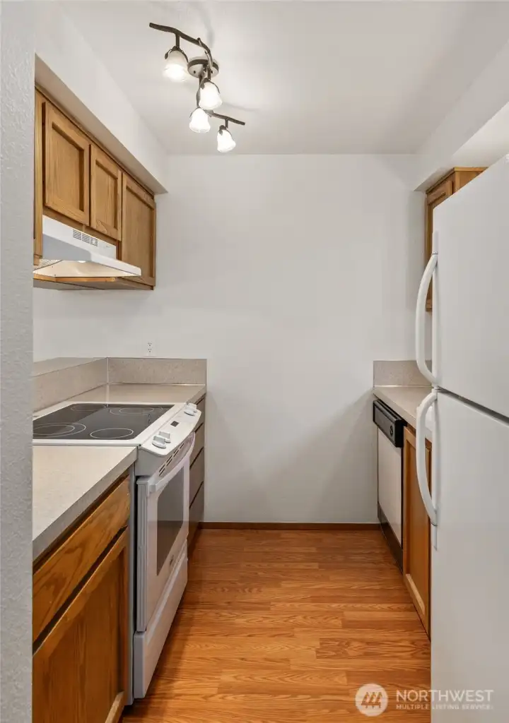 Conveniently designed kitchen.