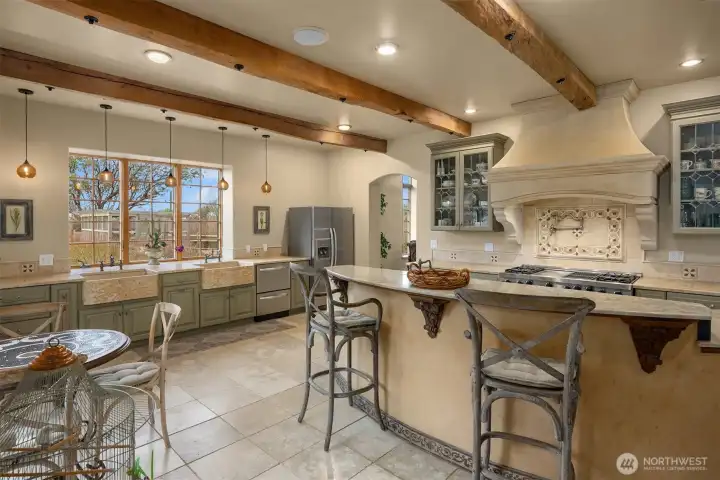 Large gatherings? Cooking classes? Holding events? This is your kitchen! Large seating bar, room for a breakfast table, many possibilities.