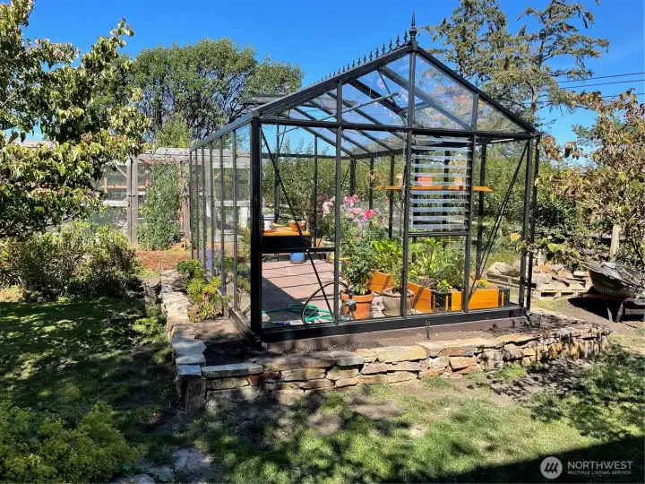 Imported greenhouse with automatic ventilation