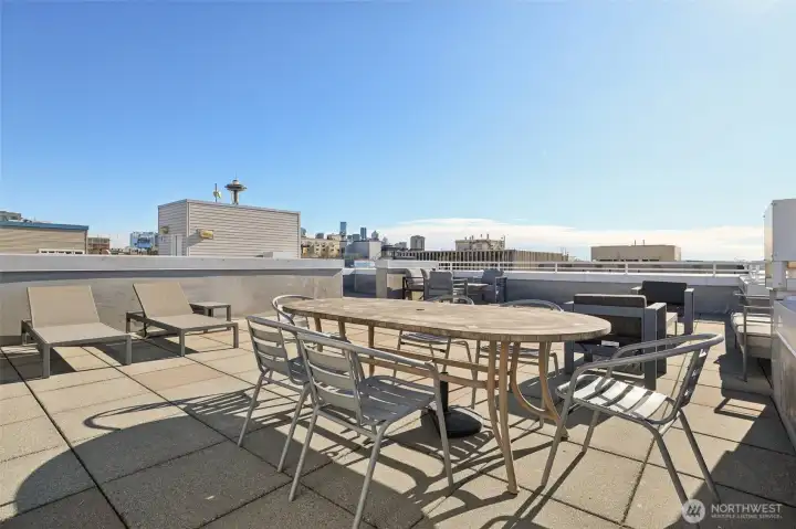 Just imagine hosting a dinner party up here on a warm summer evening - dreamy!