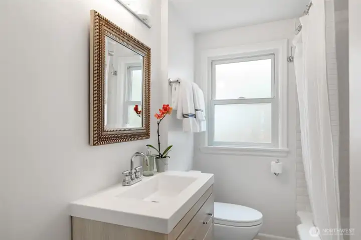 Main floor full bath