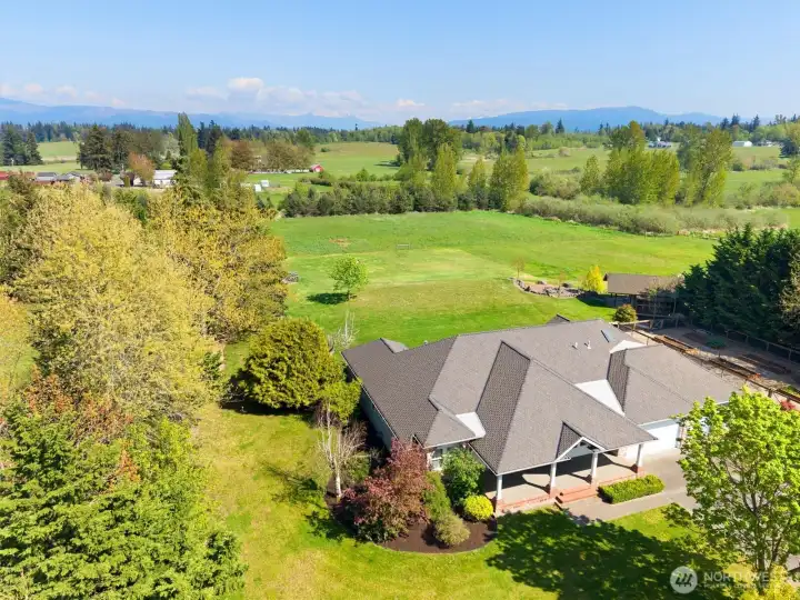 Mount Baker didn't cooperate with our photographer, but it is right there hiding behind the clouds and this house has amazing views of it from both en suites and the living and dining rooms!