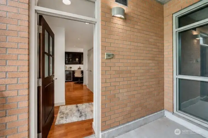 Exclusive front door offers quick foot access to all the best of Bellevue!