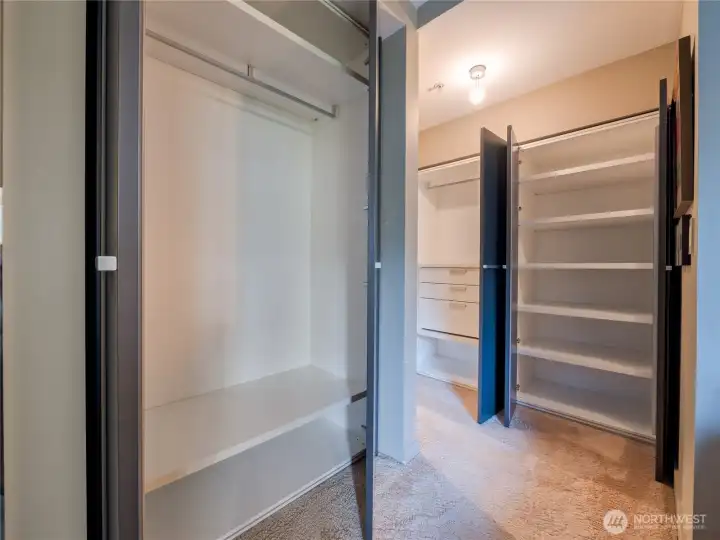 High-end Italian craftsmanship delivers unparalleled organization, Italian quality and comfort.