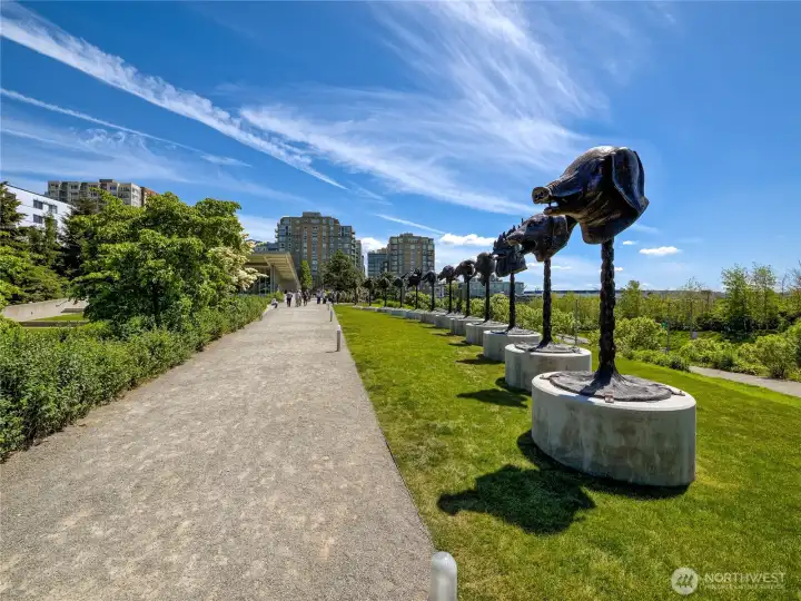 A perfect 100 Walk Score places you moments from Olympic Sculpture Park, Pike Place Market, and elite SLU tech hubs.