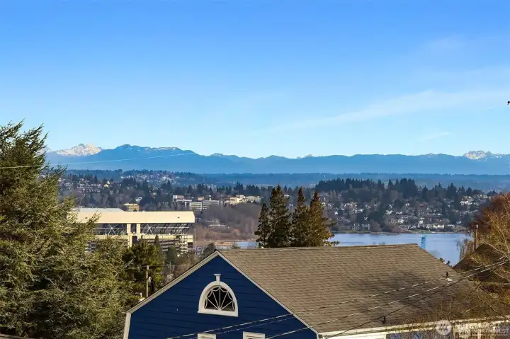 Cascade and Lake Washington views. Cascade and Lake Washington views.