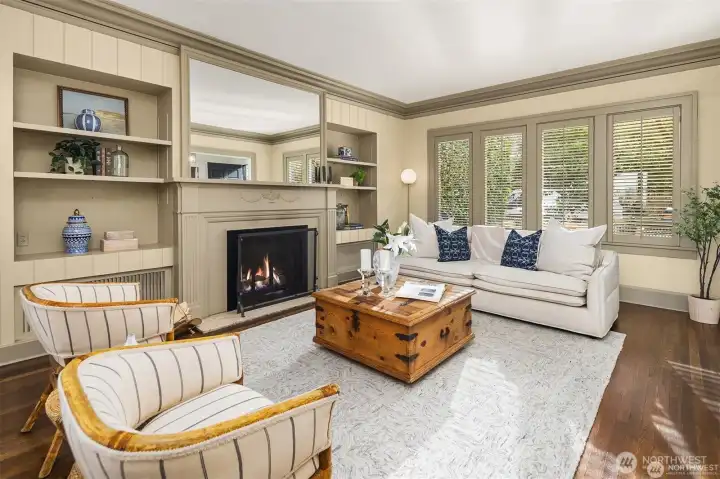 Large-scale living room with hardwood floors. Large-scale living room with hardwood floors.