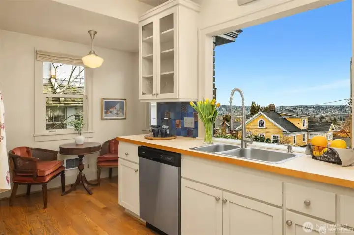 Walk in pantry and casual eating area in the kitchen with views facing north. Walk in pantry and casual eating area in the kitchen with views facing north.